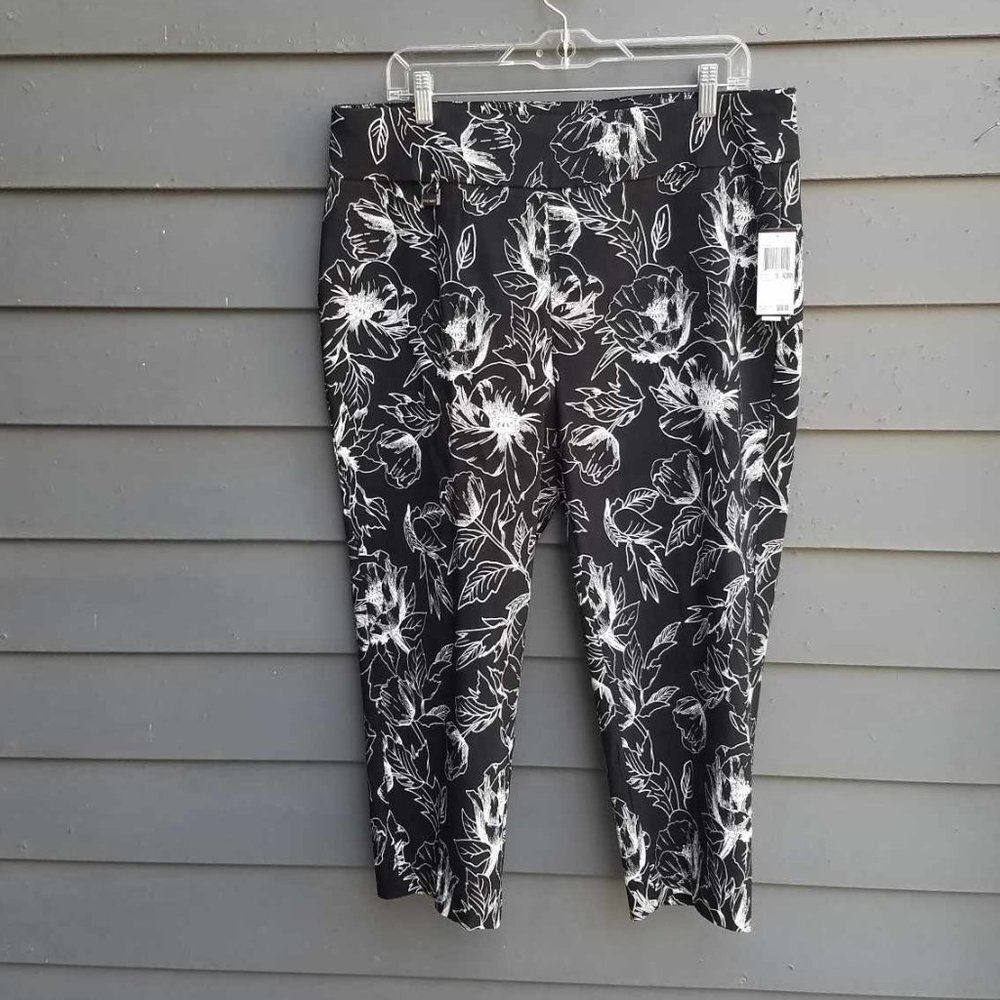 NWT Premise Black White Floral Cropped Pants with Tummy control 1X